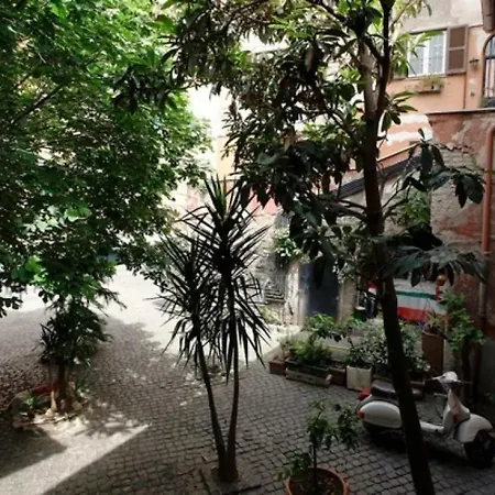 931 Montefiore Lägenhet